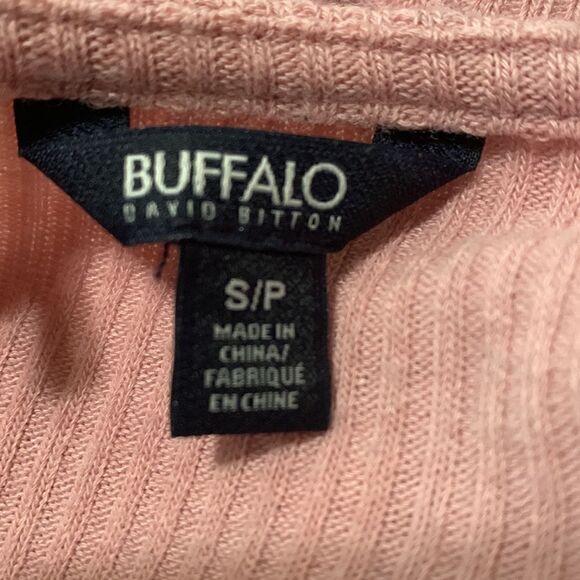 DAVID BITTON, long sleeve, button down, lace trimmed collar and cuff, great cond - Picture 8 of 9